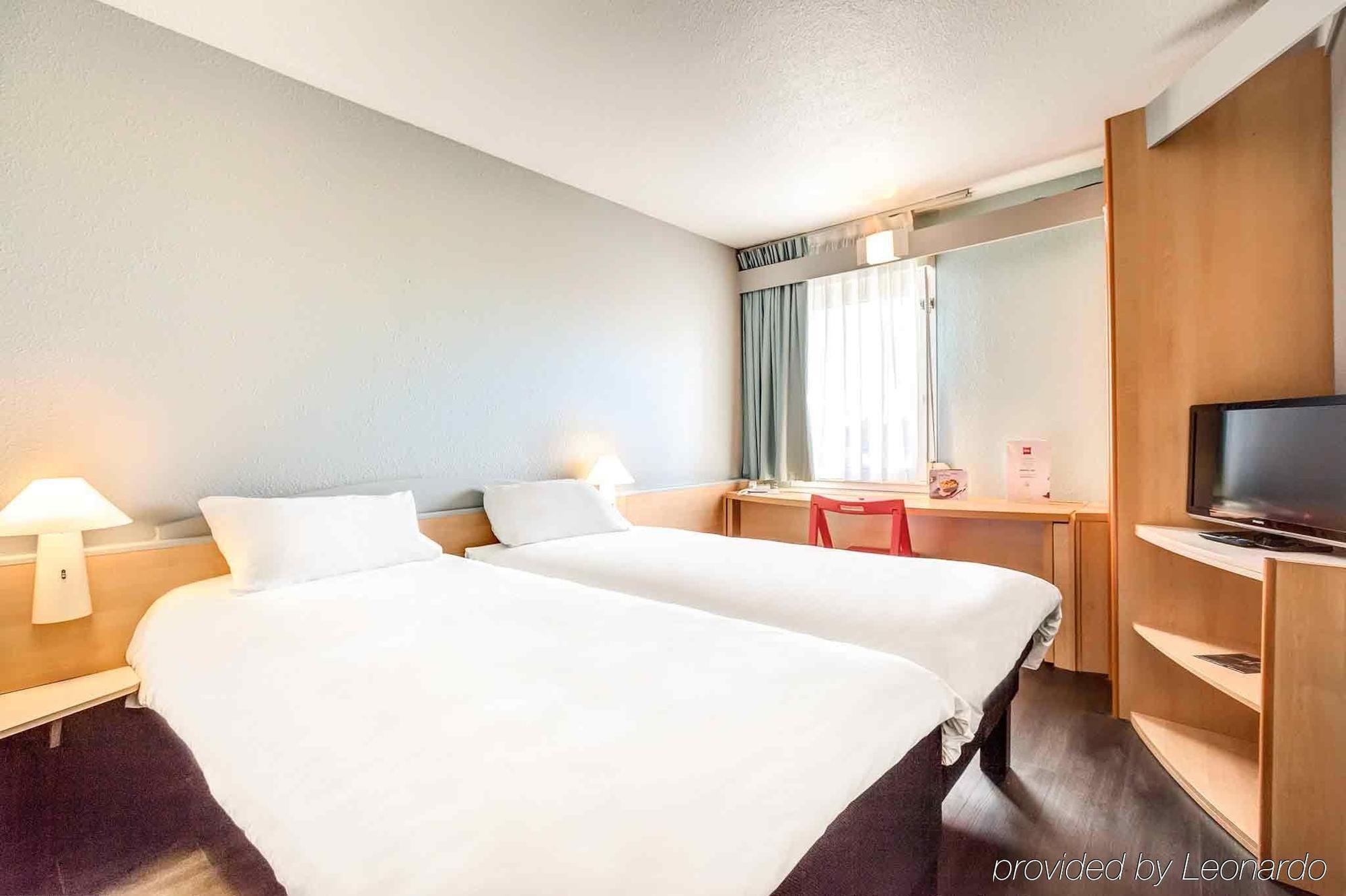 Ibis Agen Centre Gare Hotel Exterior photo